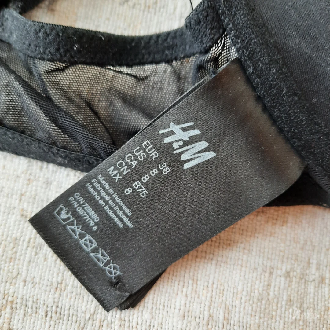 H&M crni top od cipke 75B