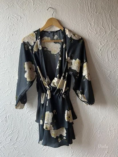 Zara zelena haljina sa printom S/M