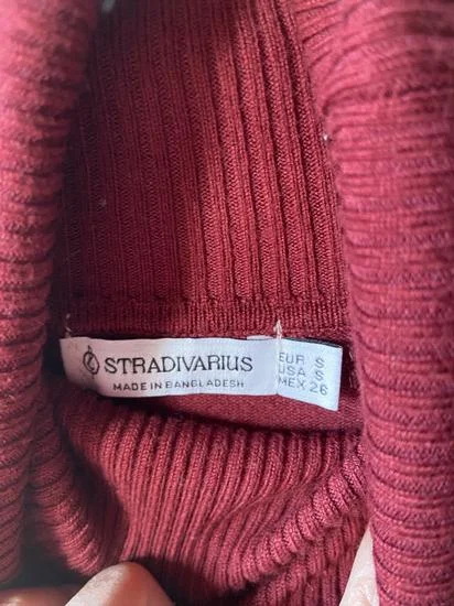 Stradivarius bordo dzemper rolka S/M