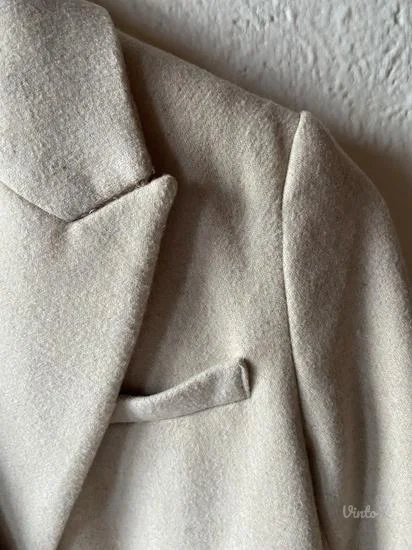 Stradivarius bez kaput sa vunom XS/S