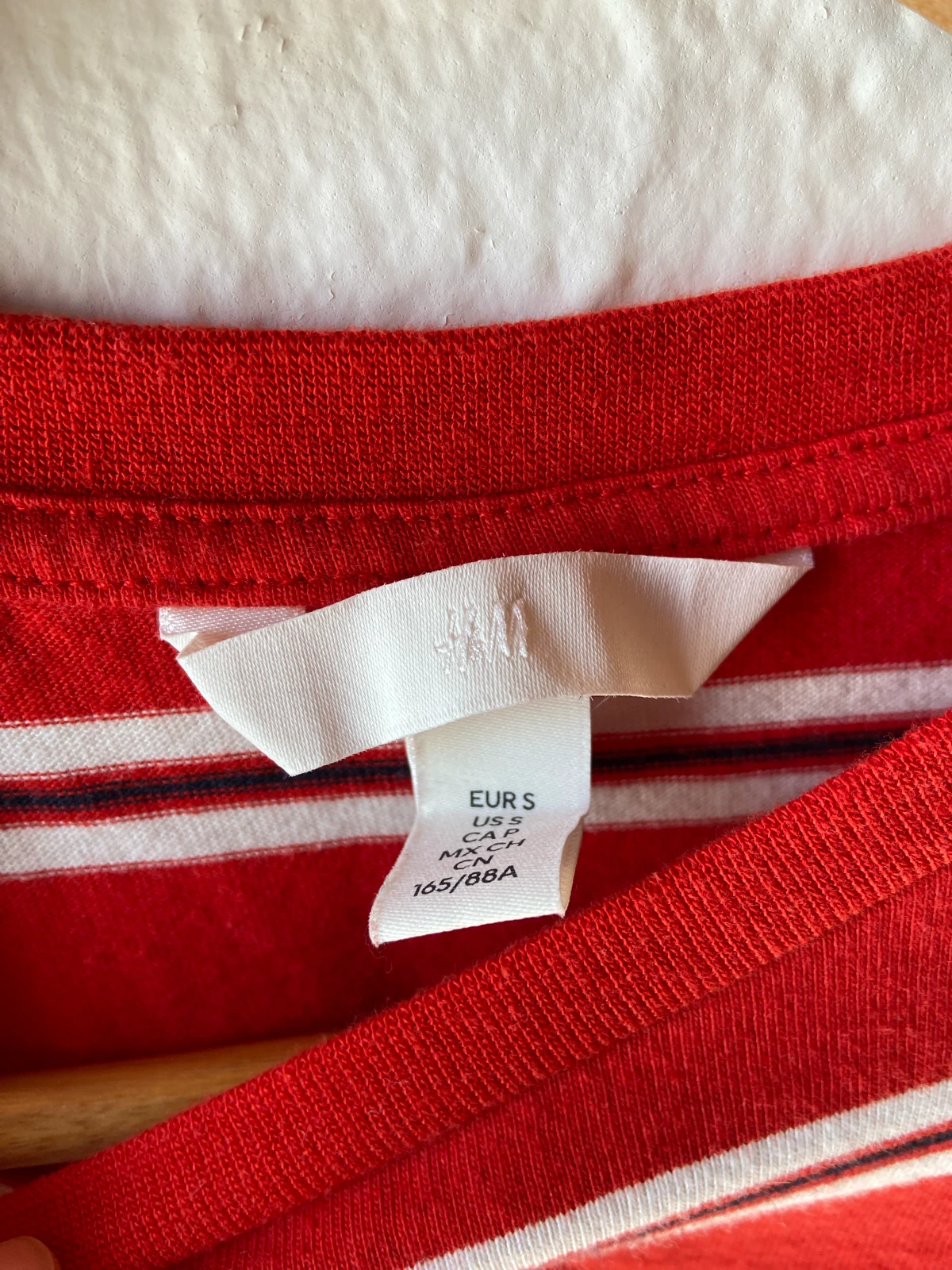 H&M crvena majica na pruge S/M