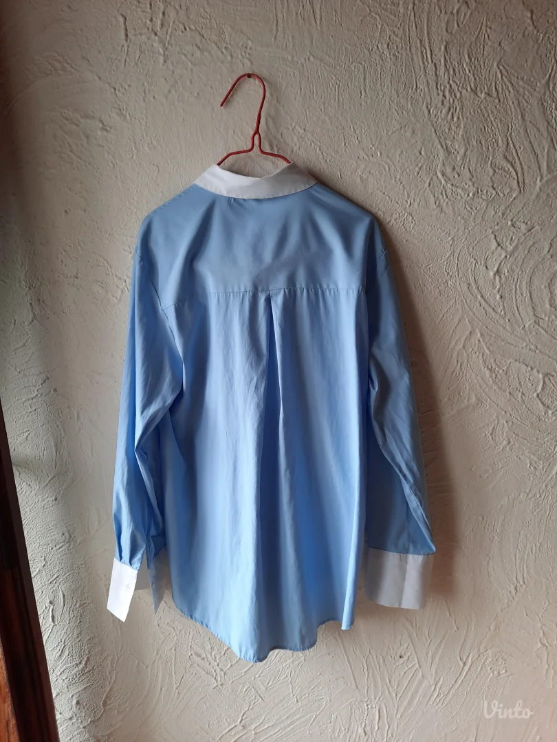 Stradivarius plavo bela kosulja S/M