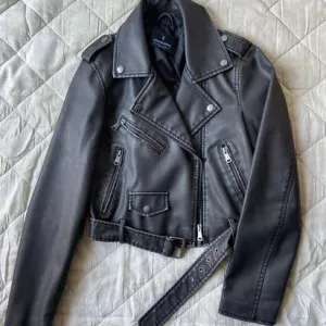 Stradivarius siva bajker jakna XS/S