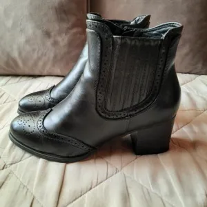 Emilie Strandberg crne cizmice na stiklu 37/24cm.