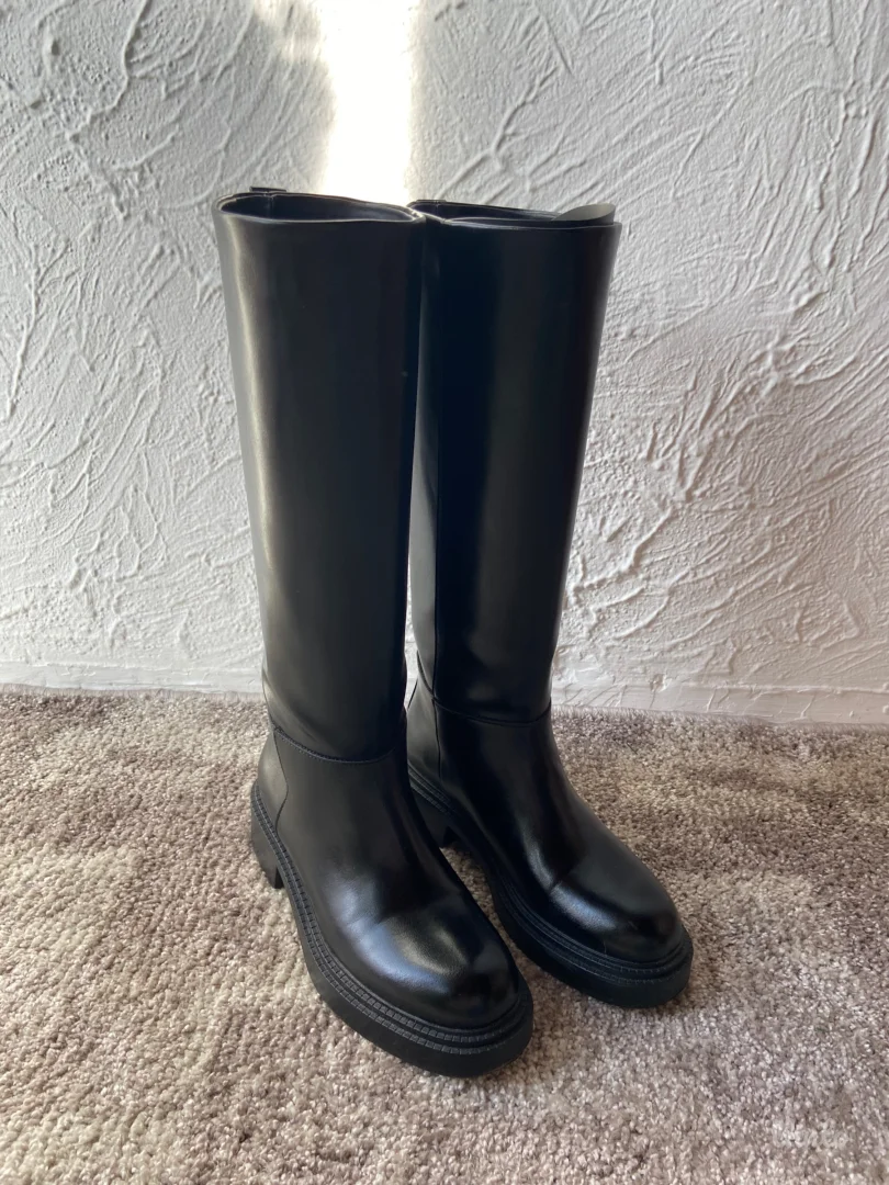 Zara crne duboke cizme 37 24cm.