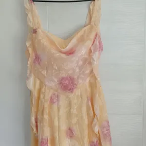 Boohoo letnja haljina