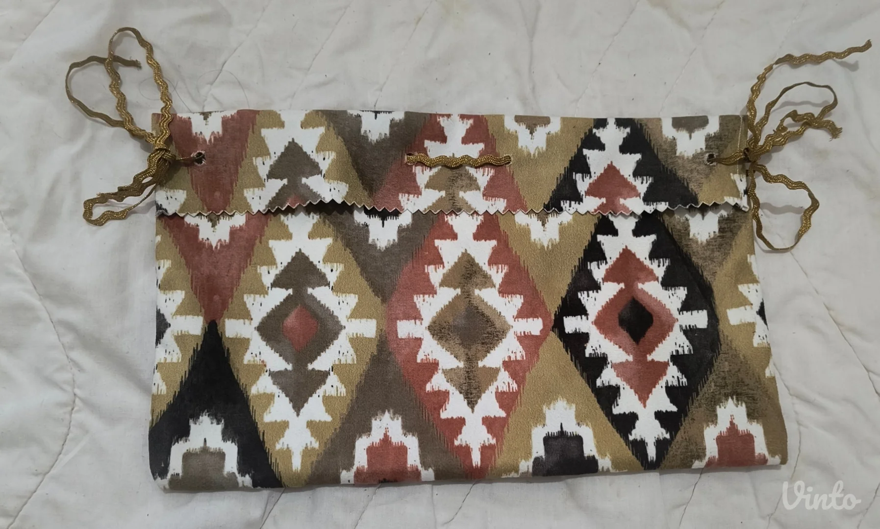 Unikatni etno neseser