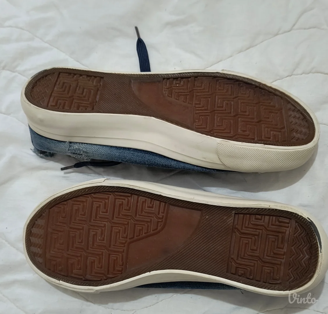 Teksas patike 37, nove