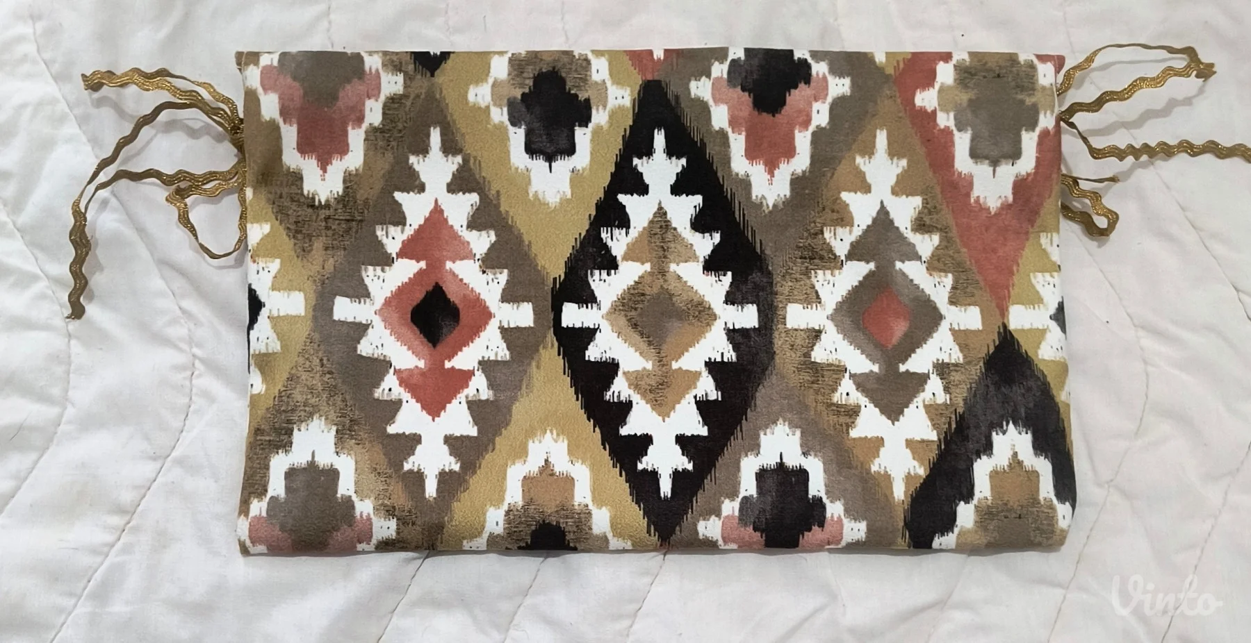 Unikatni etno neseser