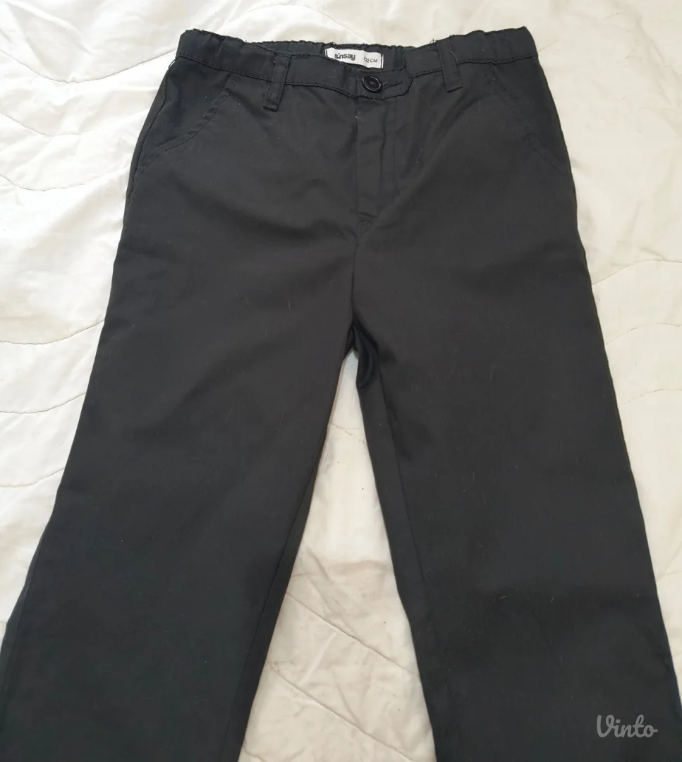 Sinsay nove crne pantalone 122