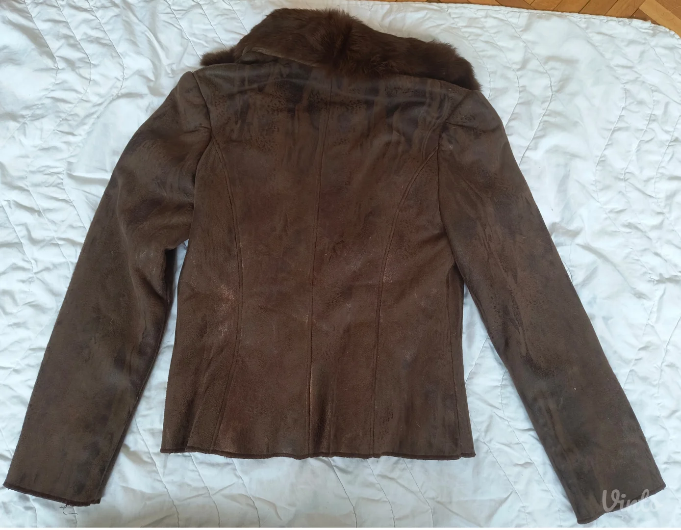 Kn.qer jakna sa pravim krznom S