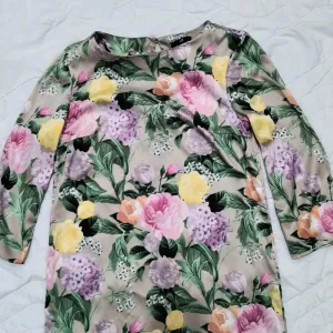 H&M cvetna mini haljina S