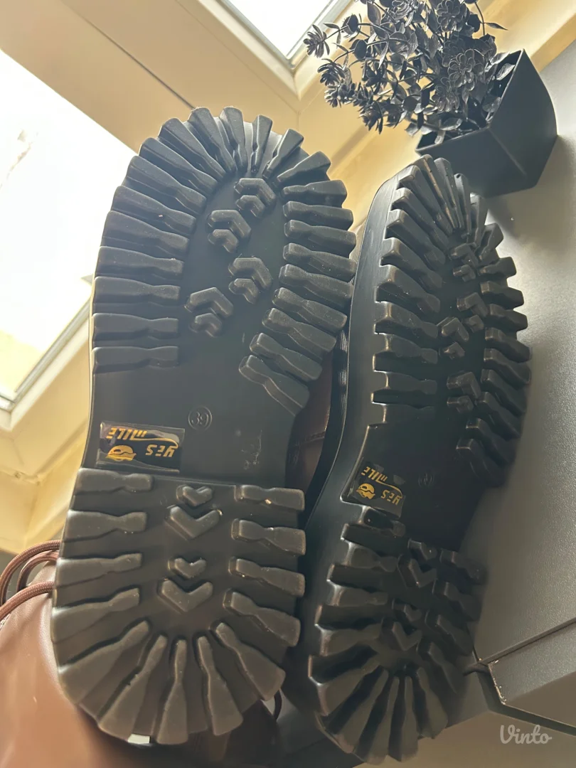 ženske čizme – braon, sa vezivanjem