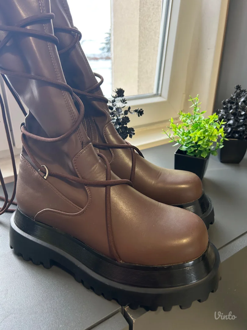ženske čizme – braon, sa vezivanjem