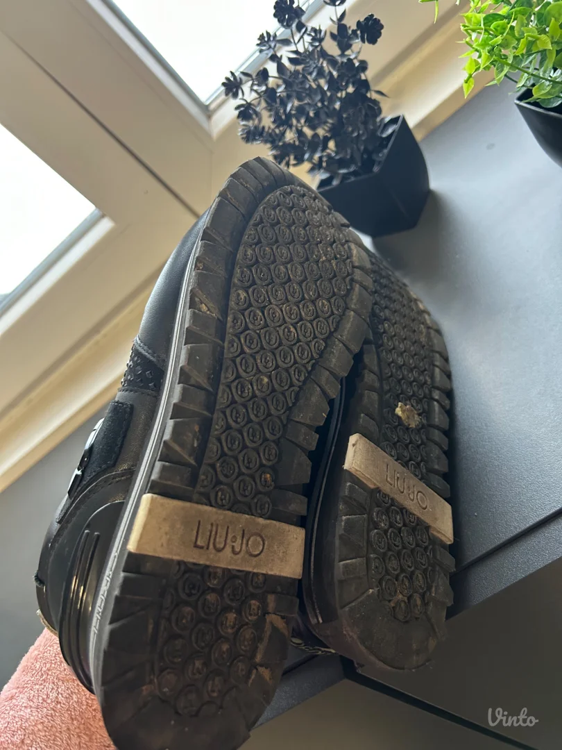 Polovne ženske patike – Liu Jo, crne