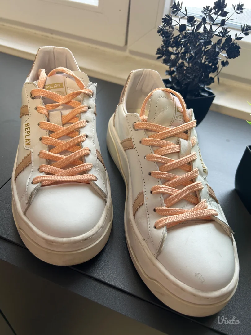 Polovne ženske patike – Replay