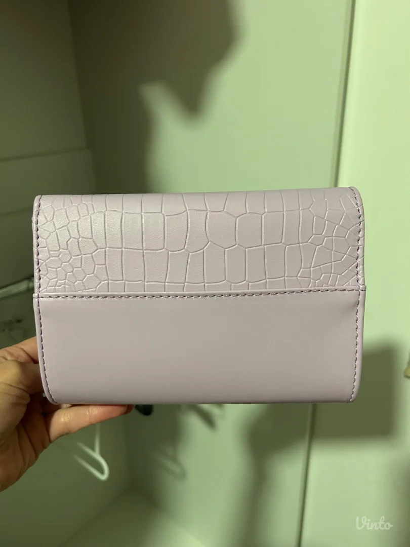 Charles & Keith ženska torbica / pismo-torba