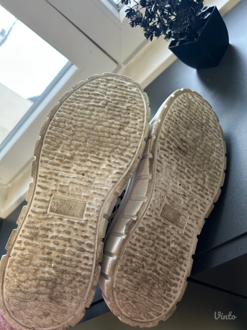 Polovne ženske patike – leopard dezen