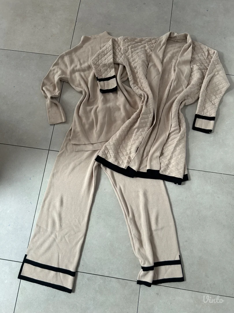 Elegantni bež pleteni komplet u tri dela