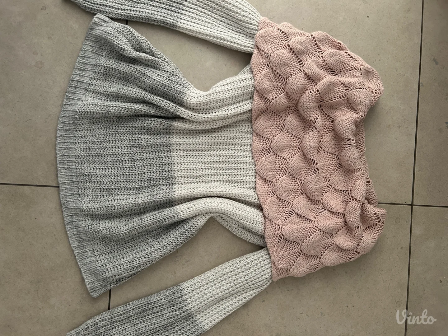 Unikatan ženski džemper