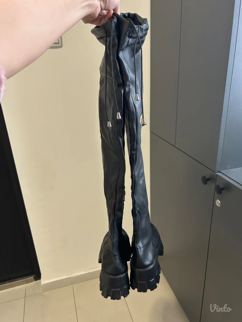 Ženske čizme preko kolena