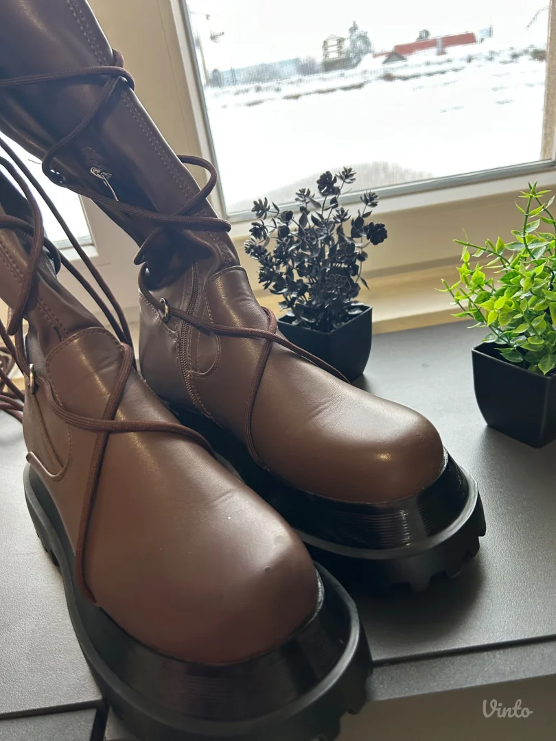 ženske čizme – braon, sa vezivanjem