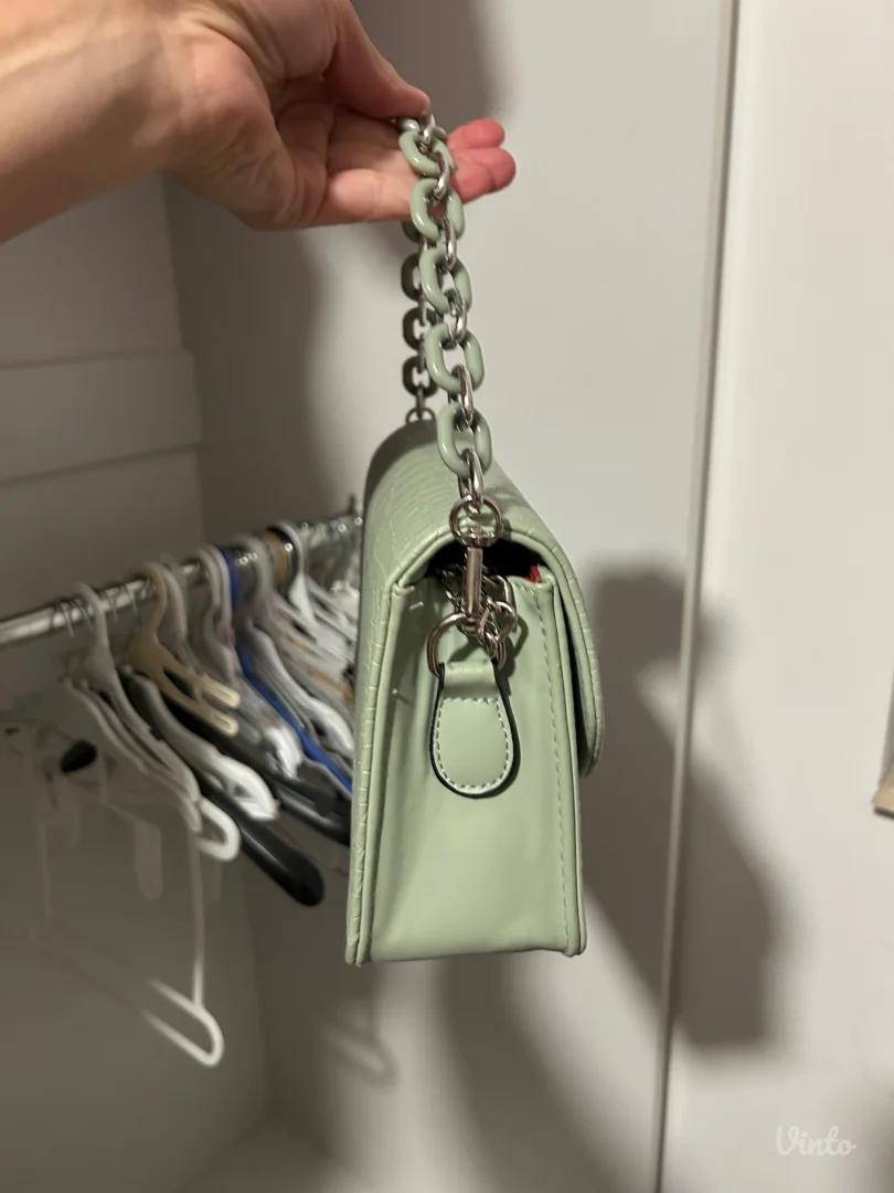 Charles & Keith ženska torbica