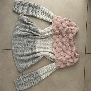 Unikatan ženski džemper