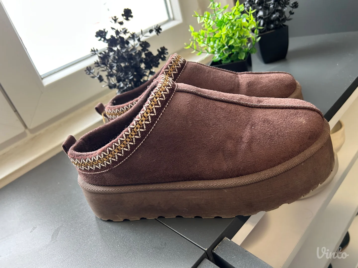 Papuče u braon boji