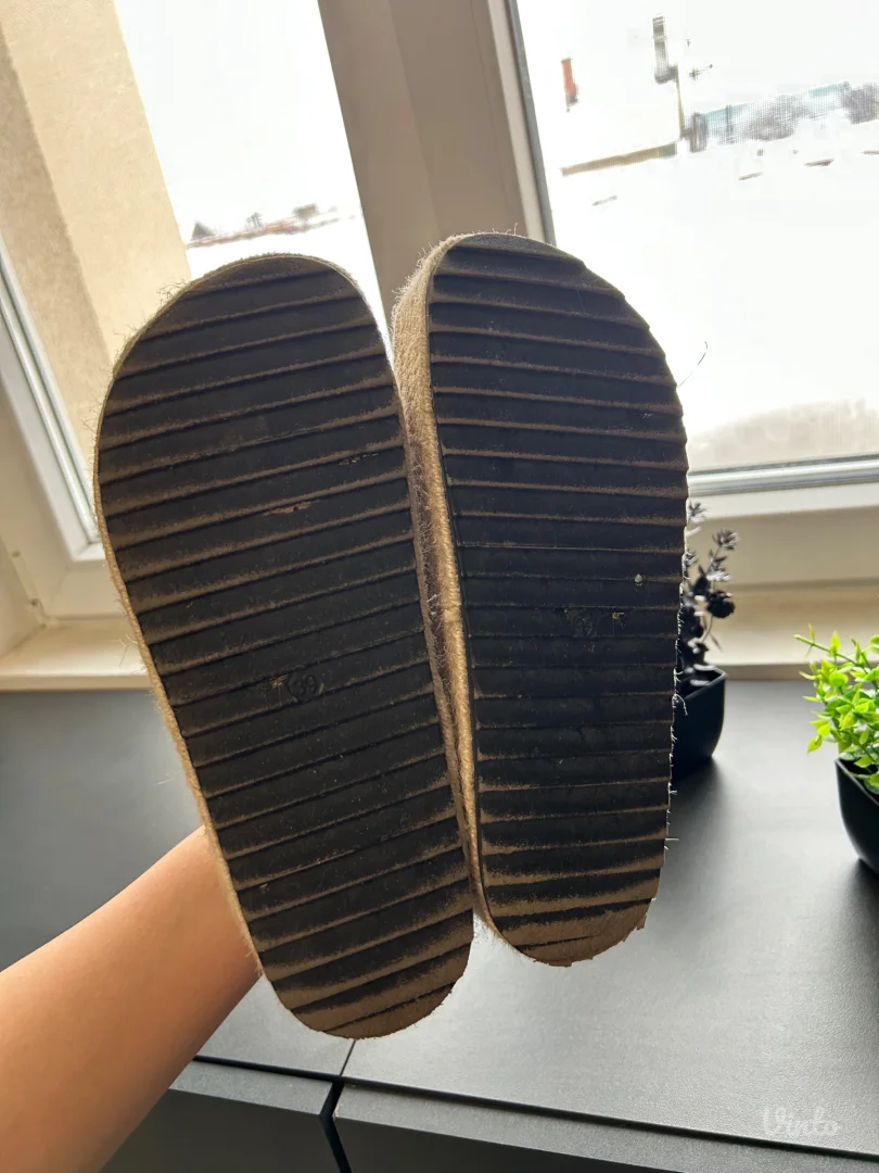 Sandale na platformu crne boje