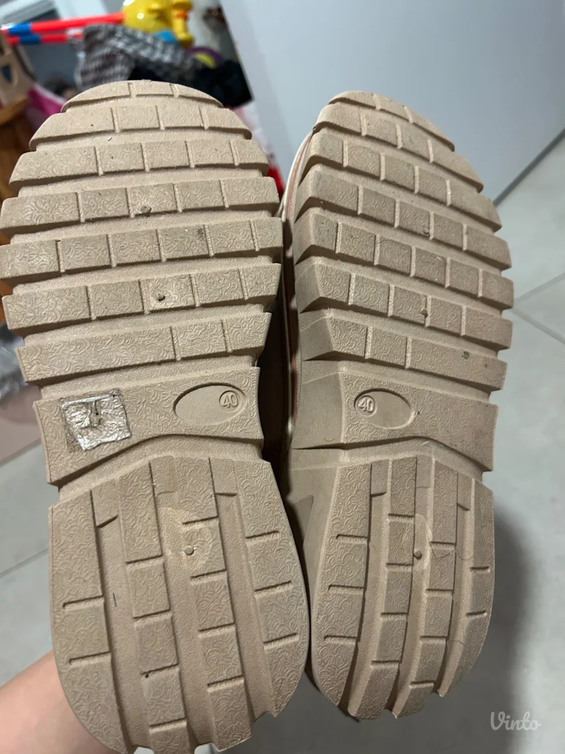 Zimske čizme u bež/kamel boji