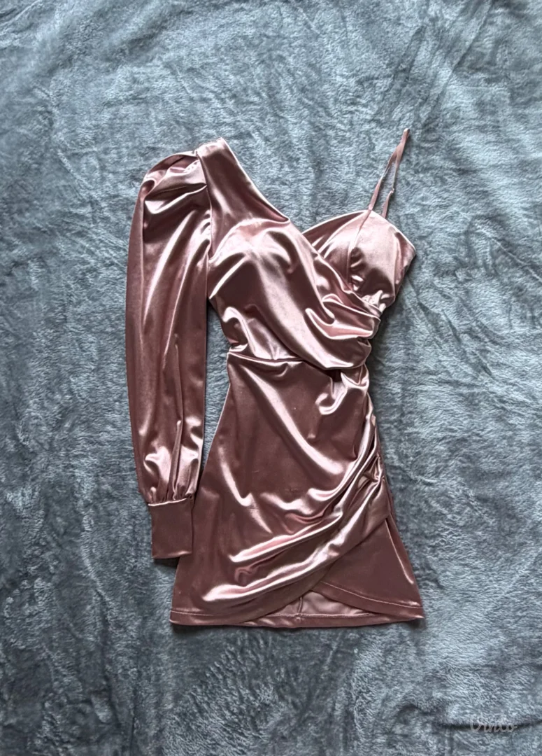 Asimetrična roze svečana haljina