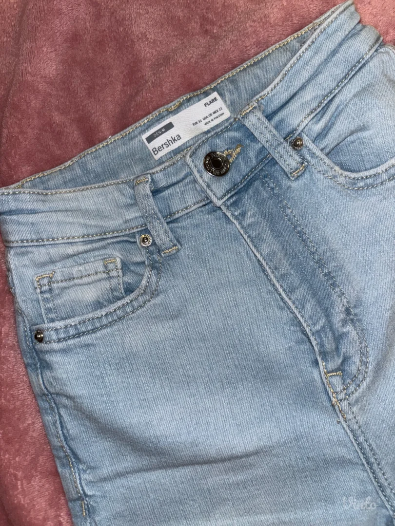 Bershka flare farmerice