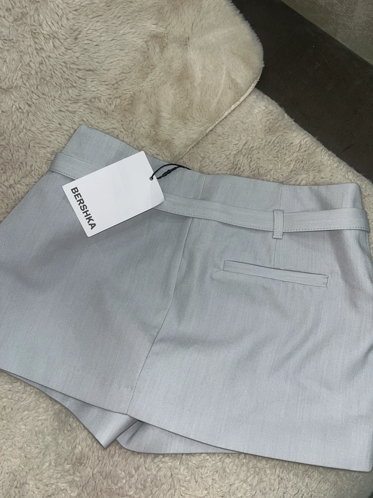 Bershka-suknja(šorts) 34
