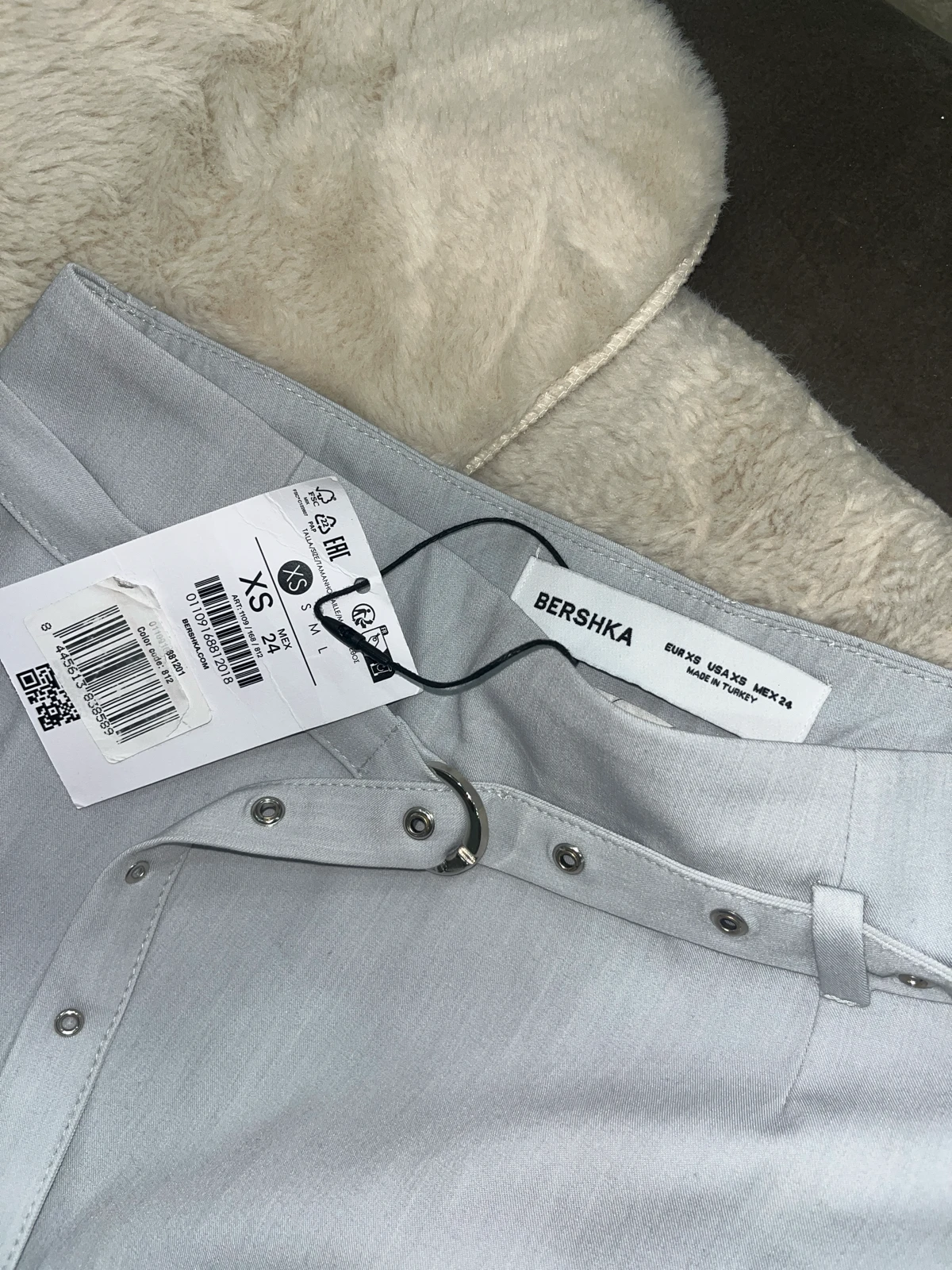Bershka-suknja(šorts) 34