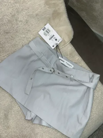 Bershka-suknja(šorts) 34