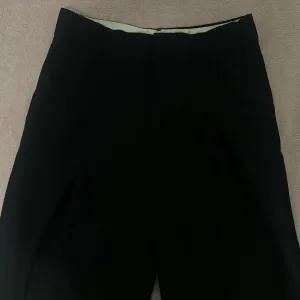 Zara pantalone