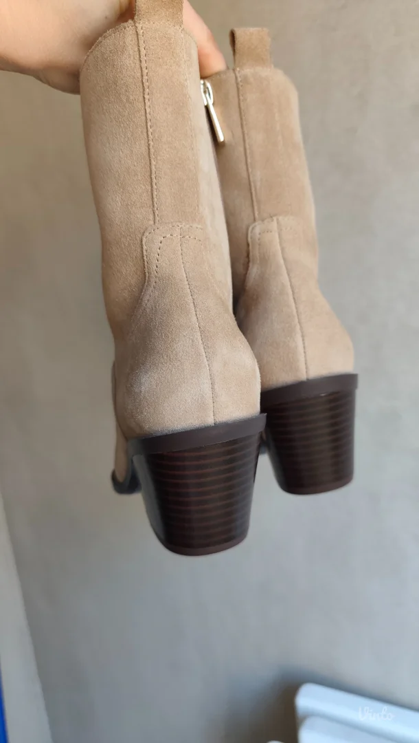 Stradivarius kožne čizme NOVO