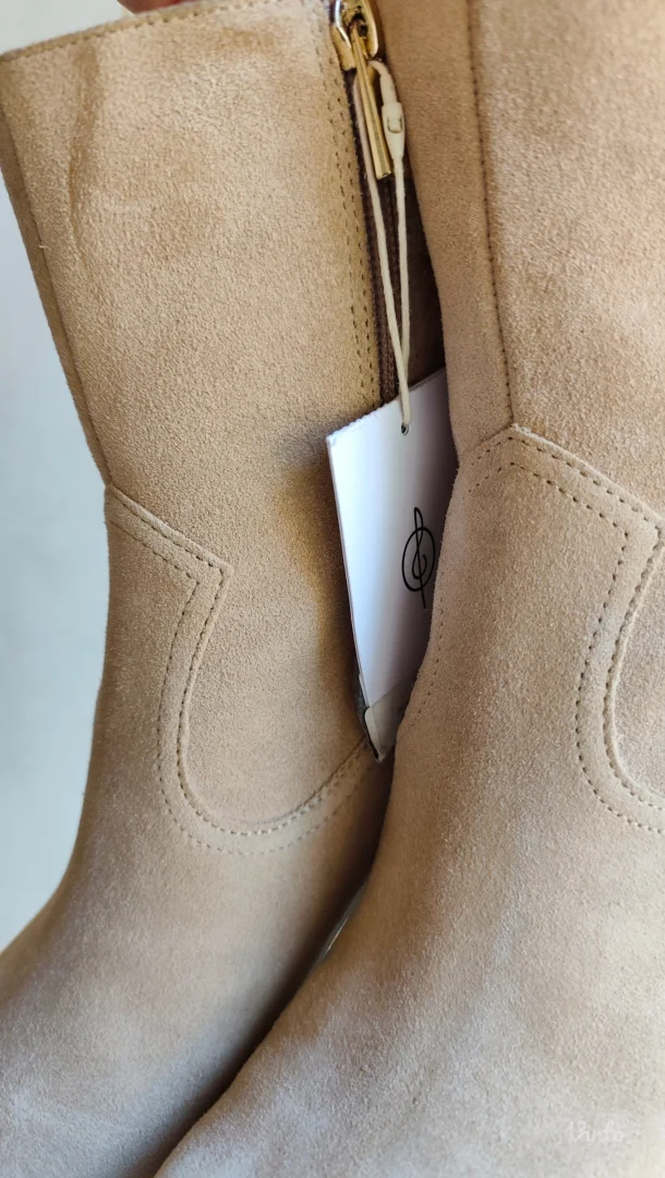 Stradivarius kožne čizme NOVO