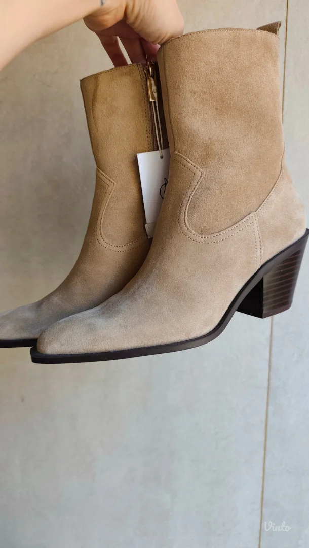 Stradivarius kožne čizme NOVO