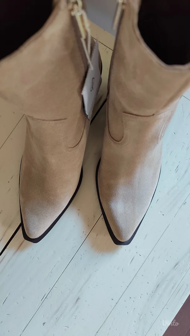 Stradivarius kožne čizme NOVO