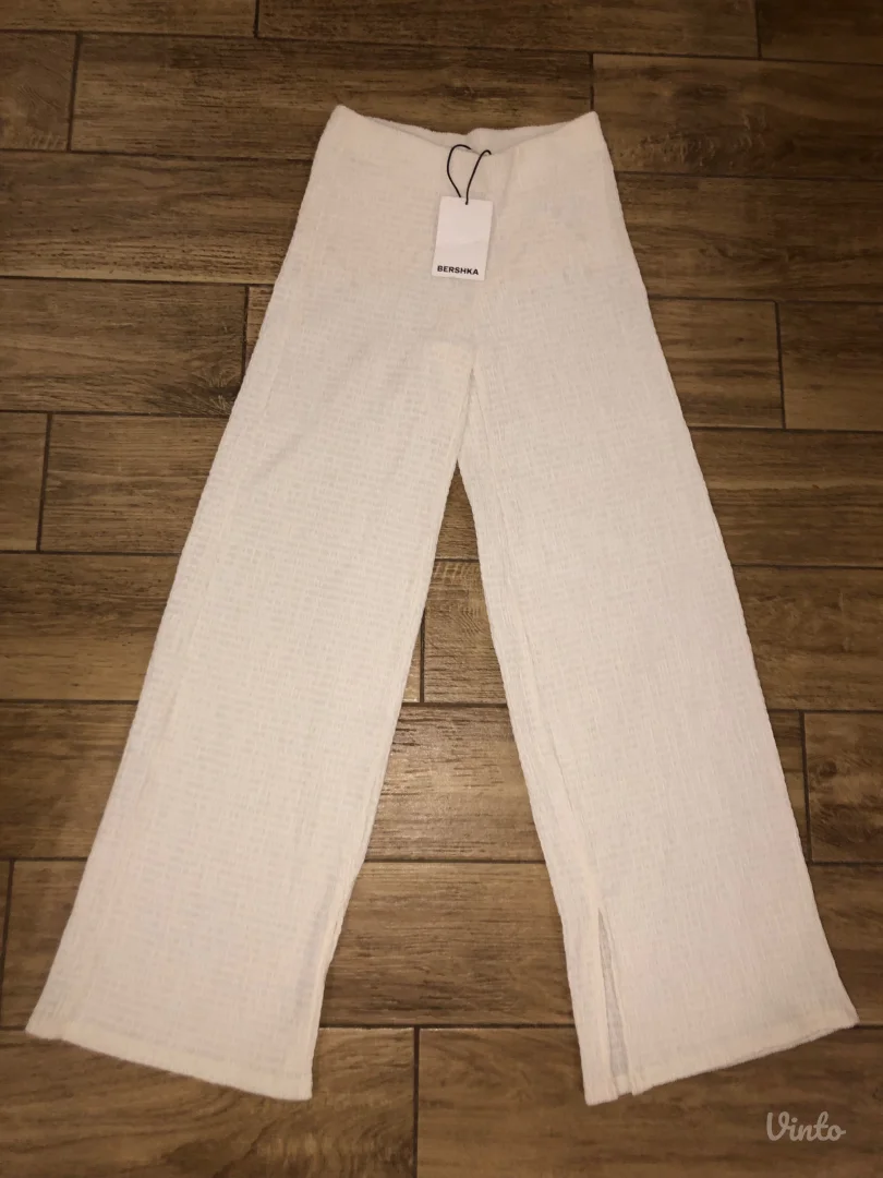 Bershka pantalone 🤍