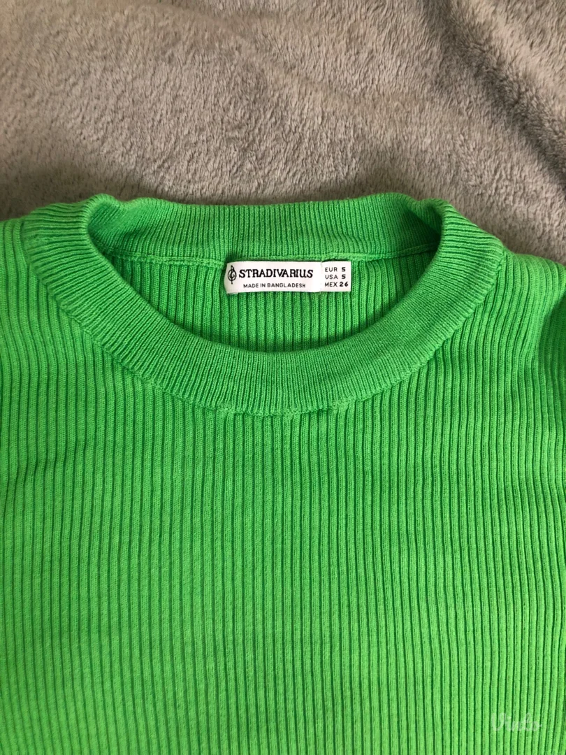 Stradivarius majica 💚