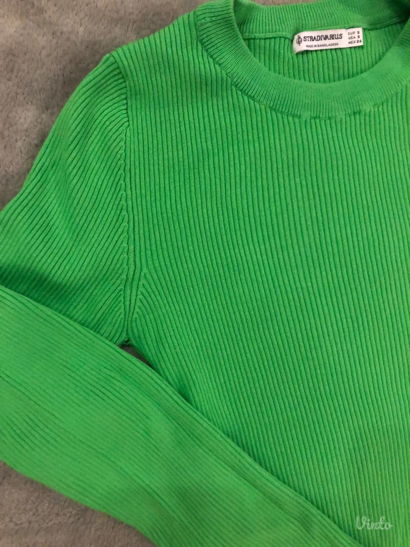 Stradivarius majica 💚