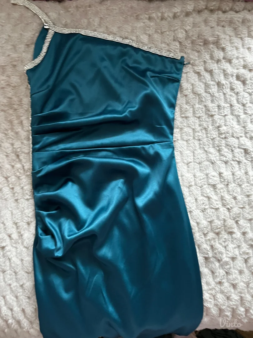 Elegantna duga haljina