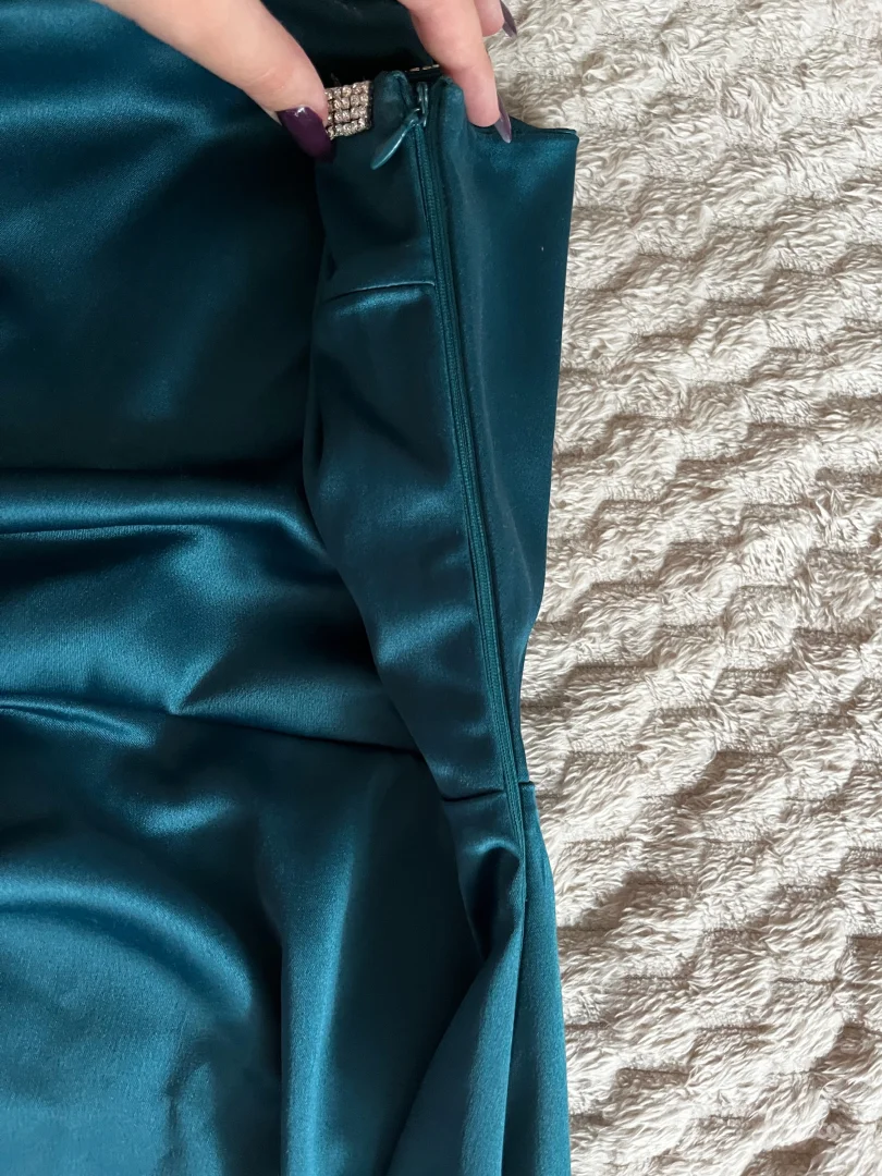 Elegantna duga haljina