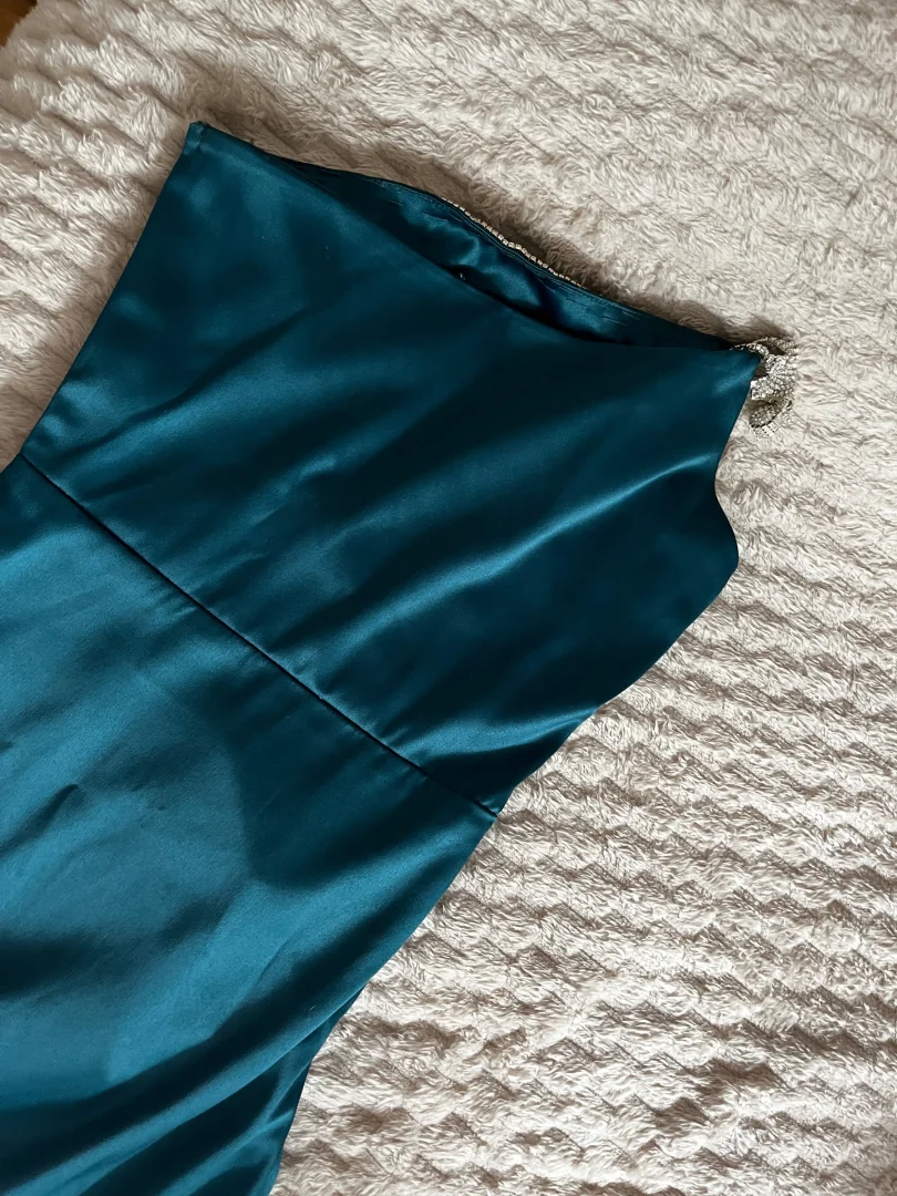 Elegantna duga haljina