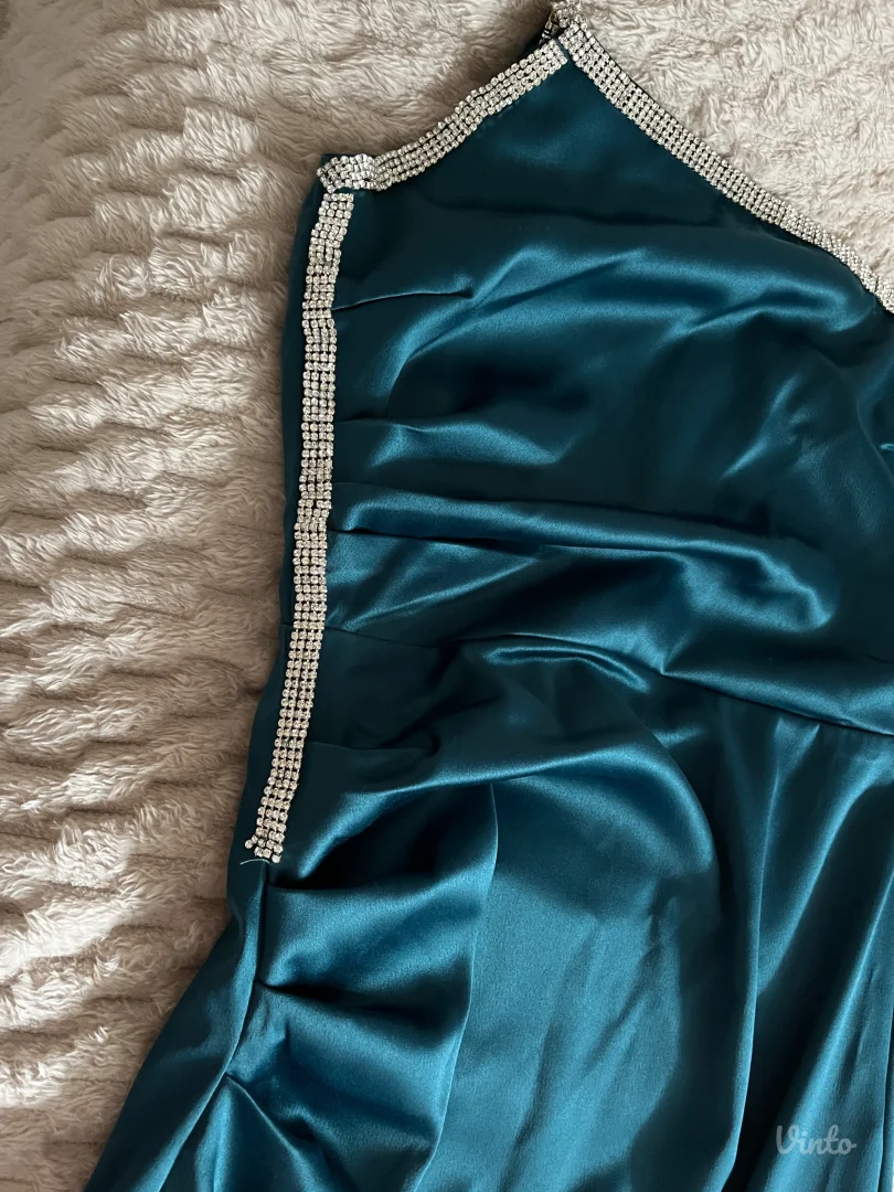 Elegantna duga haljina