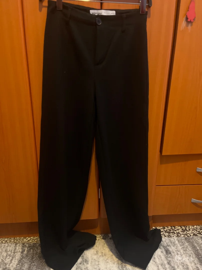 Bershka zenske pantalone