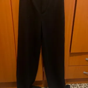 Bershka zenske pantalone